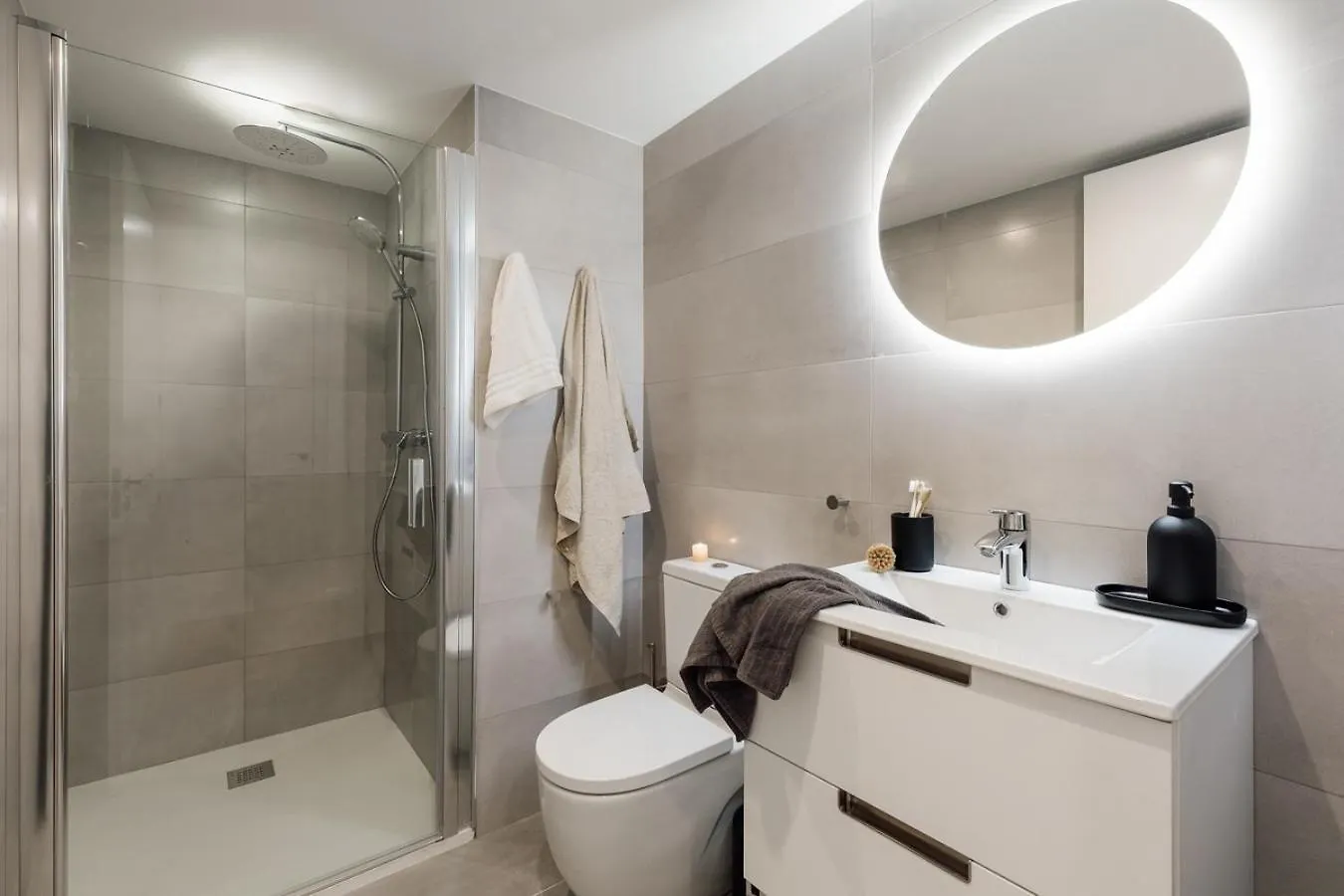 Apartment Eboli - 3 Bedrooms, Balcony And Terrace In Ciutat Vella Barcelona