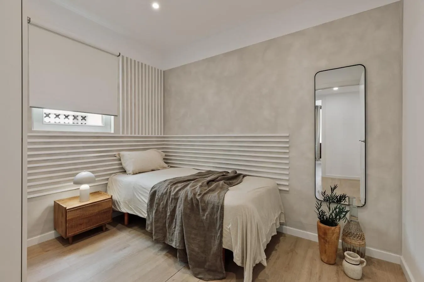 ברצלונה Eboli - 3 Bedrooms, Balcony And Terrace In Ciutat Vella דירה