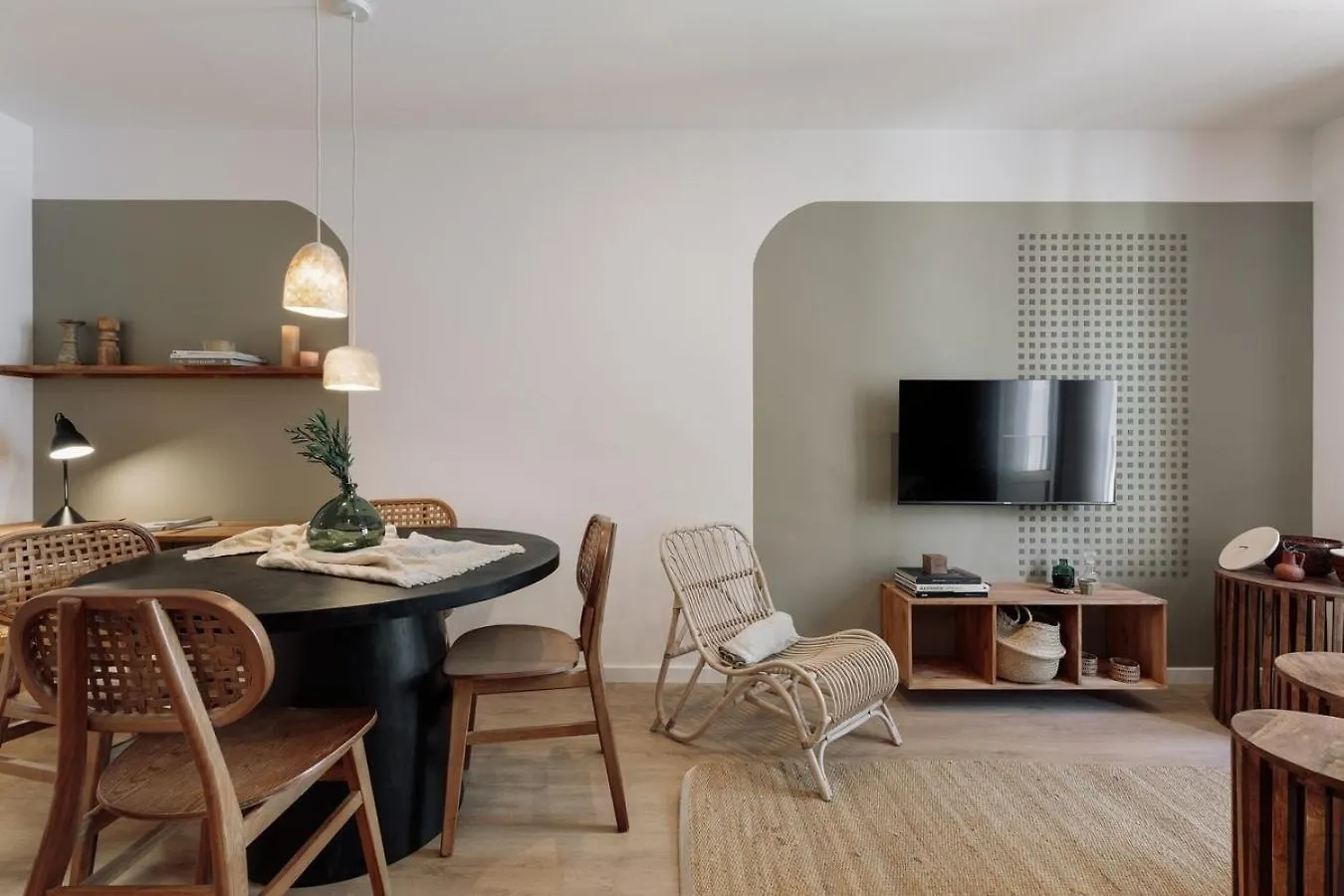 Apartamento Eboli - 3 Bedrooms, Balcony And Terrace In Ciutat Vella Barcelona